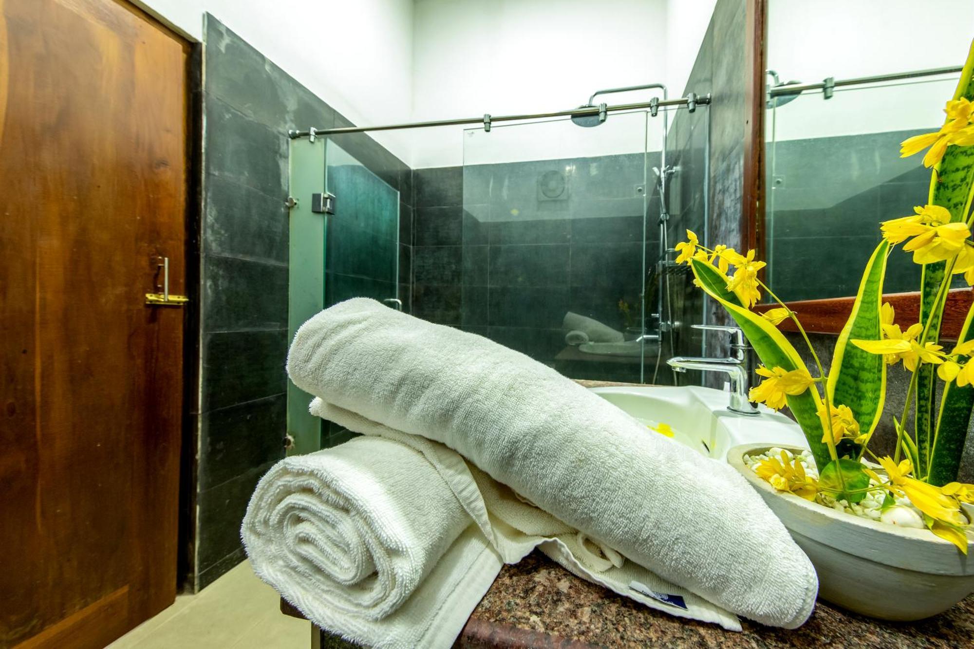 Owinmo Hotel & Reception Hall Galle Esterno foto